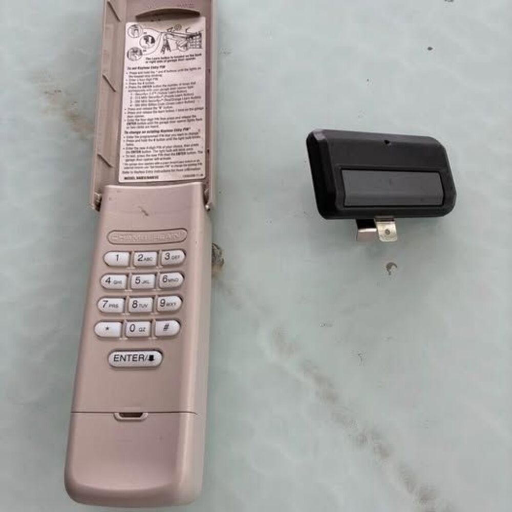 Chamberlain Garage Door Opener Keypad and Remote 940EV/940EVC